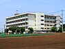 周辺：松戸市立六実第二小学校まで682m、徒歩約9分お子様の通学も安心ですね