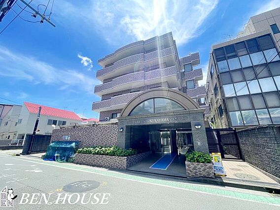 外観・周辺は公...