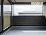 バルコニー：屋根付きのバルコニーで急な雨で洗濯物が濡れてしまう心配もありません。