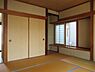 和室：1階東側和室8帖、床の間あります。
