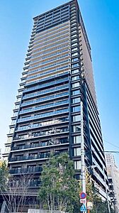 外観:地上30階建・総戸数213戸のアトラスタワー五反田。分譲は旭化成不動産レジデンス、施工は西松建設です。 外観:地上30階建・総戸数213戸のアトラスタワー五反田。分譲は旭化成不動産レジデンス、施工は西松建設です。