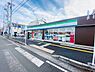 周辺：ファミリーマート 六会日大駅前店まで1039m