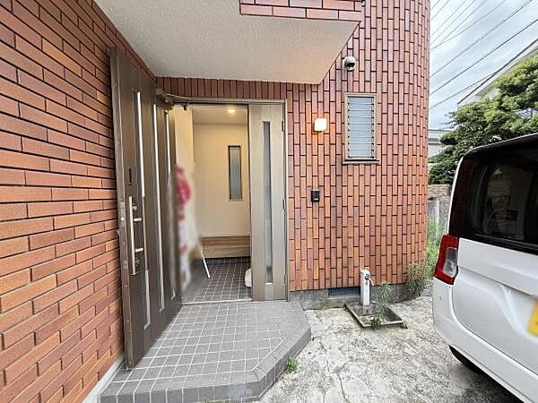玄関を拡大表示