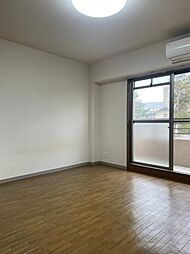 ヴァヤーシェ 1階1Kのリビング/ダイニング