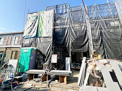 外観：大和田駅徒歩9分の立地。南東公道に面した明るい邸宅。(令和7年1月 撮影)