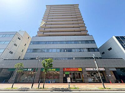 外観：宮原駅徒歩3分の立地。最上階の16階部分のお住まいです。
