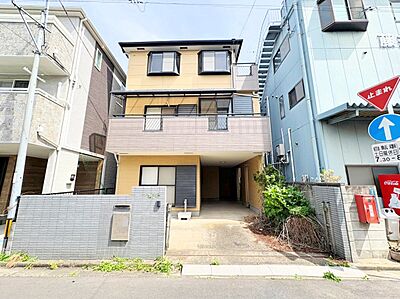 外観:小中学校まで徒歩5分圏内、お子様の通学も安心の立地。(令和8年4月 撮影) 外観:小中学校まで徒歩5分圏内、お子様の通学も安心の立地。(令和8年4月 撮影)