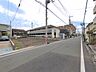 外観：前面道路含む現地