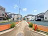 外観：新設道路を設けた分譲地。居住者以外の侵入も少ない安心な立地です。(令和8年8月 撮影)