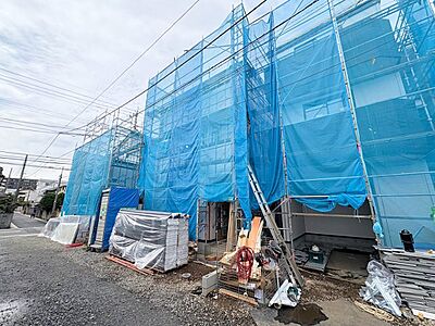 外観:【2号棟】北大宮駅まで徒歩6分の立地。(令和8年10月撮影) 外観:【2号棟】北大宮駅まで徒歩6分の立地。(令和8年10月撮影)