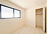 洋室：各お部屋にしっかりと収納スペースを設けてあります。