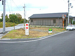 愛知郡愛荘町長野  〜角地により日当たり良好〜