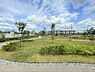 周辺：桜井せせらぎ公園まで660m、ひろびろとした芝生広場、池、トイレ、あずまやなどが整備された公園です。浸水被害を軽減するための、地下式調整池を設置。