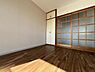 リビング/ダイニング：写真は同タイプの別の部屋です