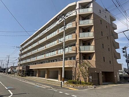 嬉しいペット可の分譲マンションです!全戸南向きで明るく開放感もあります!