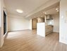 リビング/ダイニング：【約15.3帖】家具の配置がしやすく、自然と家族が集まる空間になるでしょう♪