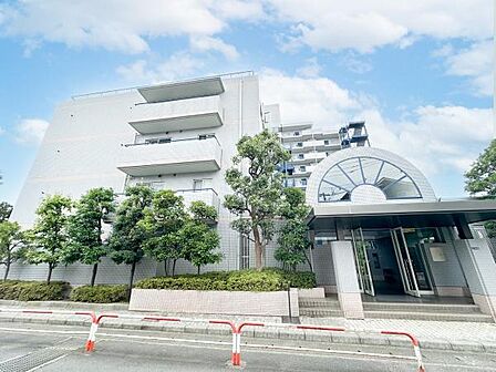 東武東上線「成増」駅　徒歩約14分東京メトロ有楽町線・副都心線「地下鉄成増」駅　徒歩約15分