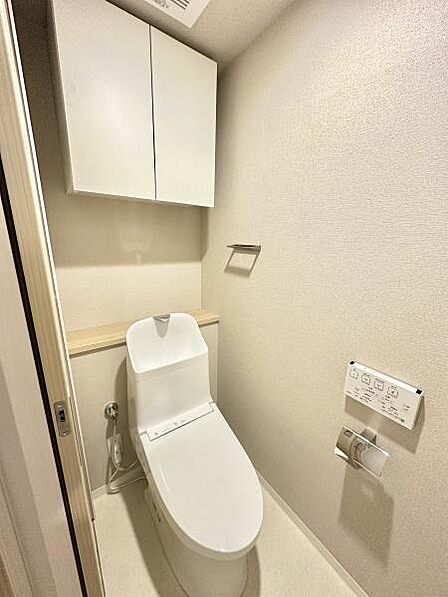 【同社施工例】現在リフォーム中の物件ですが、現地にて棟内の雰囲気や周辺環境をご確認いただけるほか、同社施工のリフォーム済みのお部屋もご覧いただけます。完成前もぜひお気軽にお問合せください♪