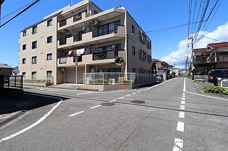 現地外観の様子。