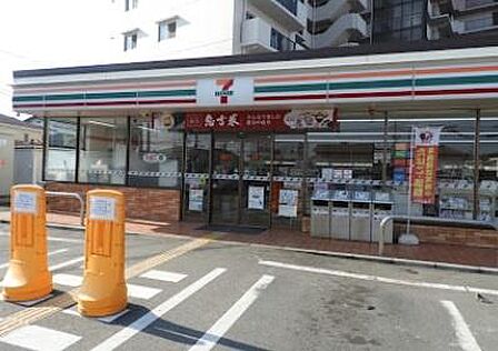 セブン-イレブン 明石二見町店まで785m