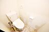 トイレ：トイレは毎日頻繁に利用する場所だからこそ、快適に使っていただけるよう機能的な温水洗浄便座を採用しています。