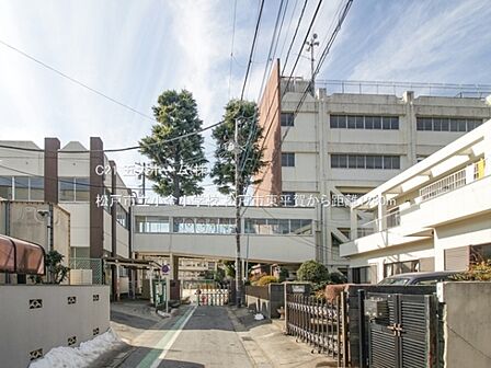 松戸市立小金小学校まで880m、撮影日:2024/02/10　1280　松戸市立小金小学校