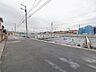 外観：前面道路含む現地