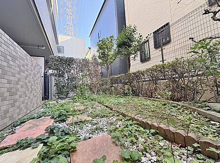 「Blue×Green」ここに住まわれる人にだけに許された専用のお庭。