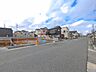 外観：前面道路含む現地