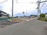 外観：前面道路含む現地