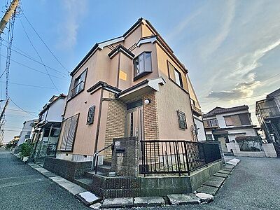 外観:「大袋」駅徒歩12分。北西x北東角地で開放感があります。 外観:「大袋」駅徒歩12分。北西x北東角地で開放感があります。