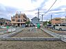 外観：前面道路含む現地