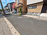 外観：前面道路含む現地