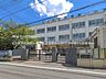 周辺：足立区立花畑第一小学校 360m