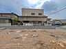 外観：前面道路含む現地