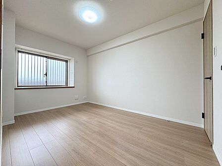 東側6帖洋室