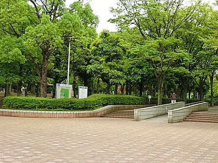 蕨市民公園まで約1100m