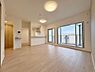 リビング/ダイニング：～Living dining kitchen～16.9帖ユトリのある空間に爽やかな風がそよぎ光に溢れる場に、家族が笑顔で過ごすトキを想う。内覧等、お気軽にお申し付け下さい。