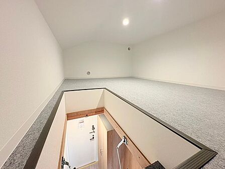 小屋裏収納の出入り口