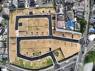 外観：～大宮を望む邸宅地～大宮区に限りなく近い見沼区の高台に佇む邸宅用地。大宮を望む高台に自由にご家族の思いを描く。大きな空と開けた開放感に包まれる全50区画の大型私邸街区の誕生です。