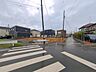 外観：前面道路含む現地