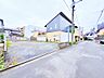 外観：前面道路含む現地写真