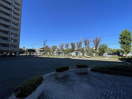 見学や資料請求すると購入に関して営業をされるのかしらとご心配になられるお客様もおります、安心下さい。「ちょっと見てみるだけ」、「購入はまだまだ先」・・本当お気軽なご見学OKです。