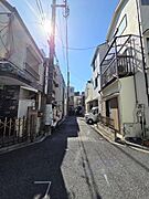 前面私道東側から