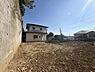 外観：日当たりが良好な現地土地写真です。広々とした区画で様々な活用が可能です。周辺環境も落ち着いており開放感があります。建築プランのご検討に適しています。ぜひご確認ください。