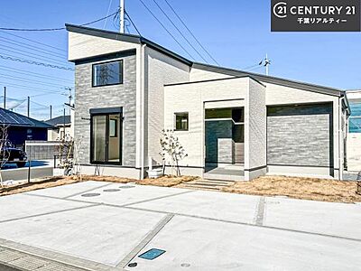 外観:完成しました!当日のご案内が可能です。連絡いただければ、今すぐのご見学ができますのでお気軽にお問い合わせください。お仕事帰りにもどうぞ! 外観:完成しました!当日のご案内が可能です。連絡いただければ、今すぐのご見学ができますのでお気軽にお問い合わせください。お仕事帰りにもどうぞ!