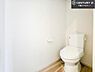 トイレ：1・2階にトイレがございます！朝の忙しい時間帯も待たずにすみそうですね。白を基調とした清潔感のあるトイレでお手入れがしやすいです！