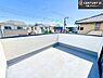 その他：落ち着きある住宅街です！周囲には高い建物がなく、空が広く開放感があり、陽当たりを大きく遮られることもありません！気持ちの良い風が通り抜ける街並みです！