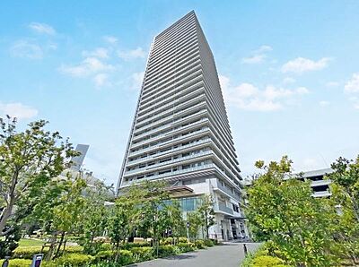 外観:物件選びの際、環境、広さ、間取り、設備仕様、デザイン、外観の様子、気になるポイントは多々ございますが、「資産価値」という視点で見た場合、その基準は1つ、ズバリ「立地」です。重厚感のある外観。 外観:物件選びの際、環境、広さ、間取り、設備仕様、デザイン、外観の様子、気になるポイントは多々ございますが、「資産価値」という視点で見た場合、その基準は1つ、ズバリ「立地」です。重厚感のある外観。