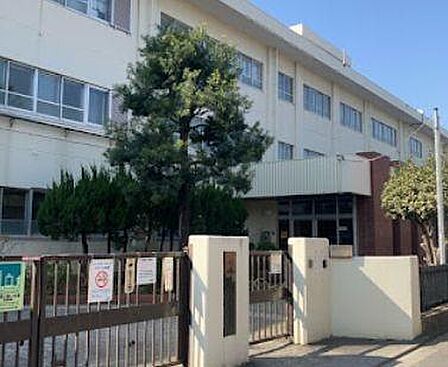 川崎市立平間小学校まで813m